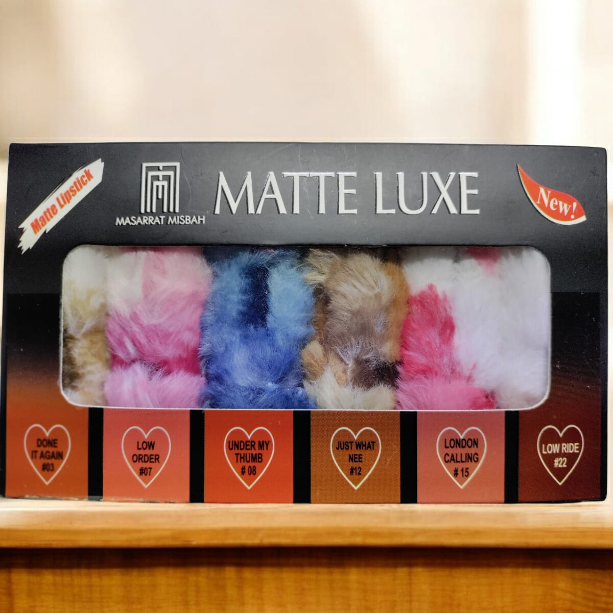 Aesthetic-cute-fluffy-velvet-lipstick-case-and-holder-design